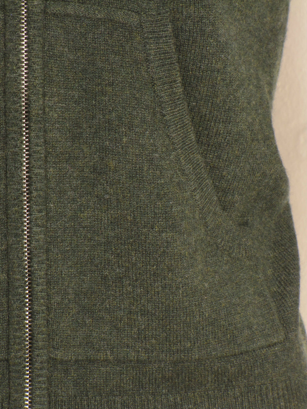 Cashmere hættetrøje Jade KUN STR.S
